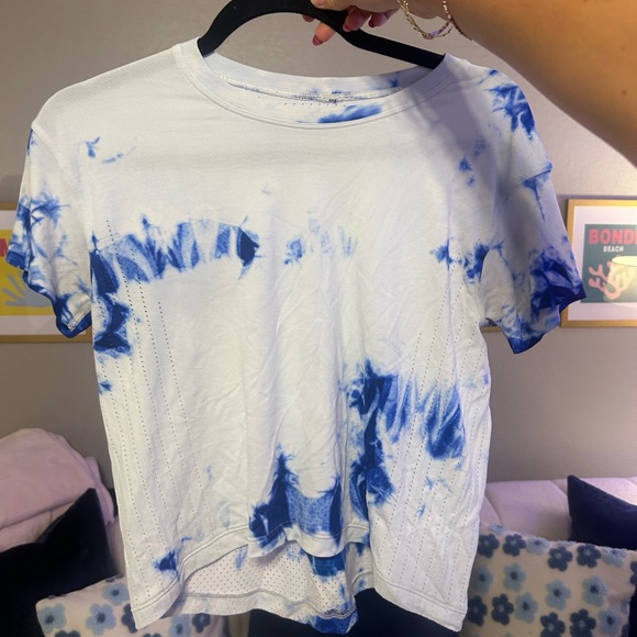 RARE LULULEMON TOP - Picture 1 of 3